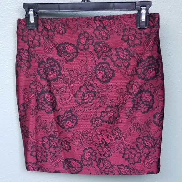Forever 21 Dresses & Skirts - 🔥F21 Lace Print Mini Skirt